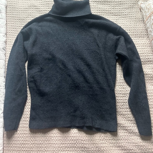 Pendleton 100% Virgin Wool Turtleneck Sweater, Size S - Picture 2 of 4